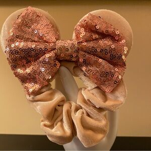 Nwot Disney scrunchie